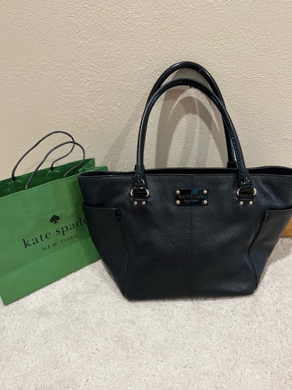 Kate Spade NY Black Pebbled Leather Satchel Handbag w/ Patent Leather Handbag
